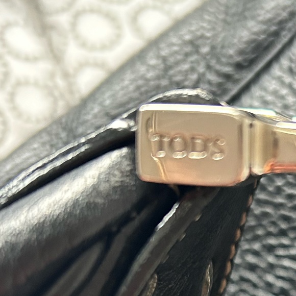 Tod's vintage Micky black handbag purse - Picture 6 of 8